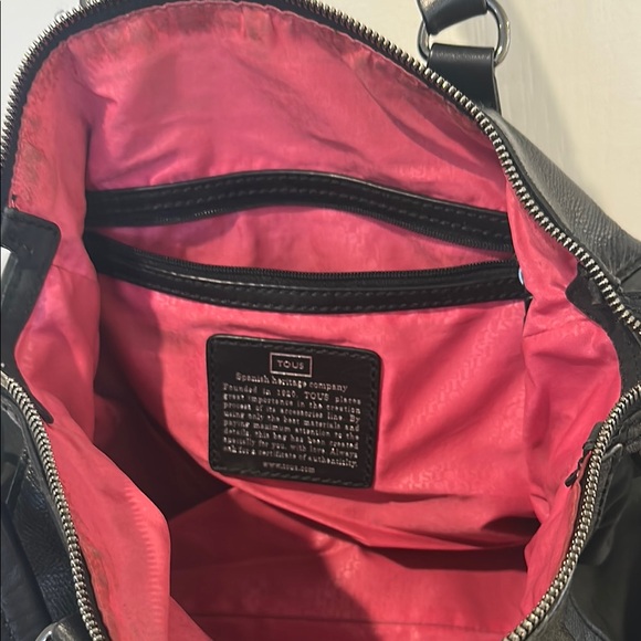 Tous Elegant Black Leather Handbag - Picture 4 of 13